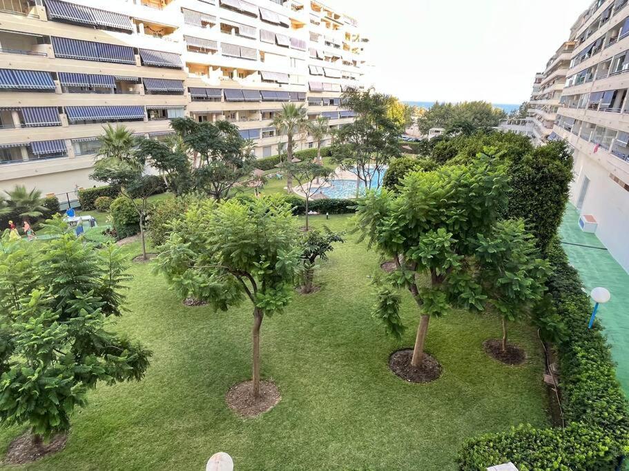 Marbella Piso En Casco Junto A Playa Piscina In Summer Season מראה חיצוני תמונה