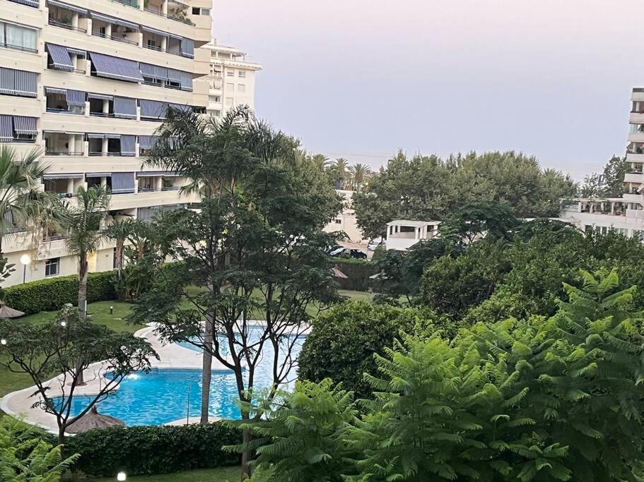 Marbella Piso En Casco Junto A Playa Piscina In Summer Season מראה חיצוני תמונה